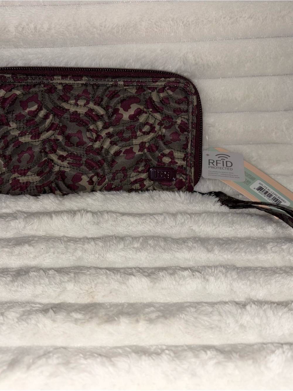 NWT-RFID Quilted Zip Wallet in Plum Floral